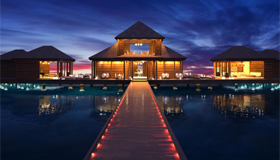 Las Canas Boardwalk at night